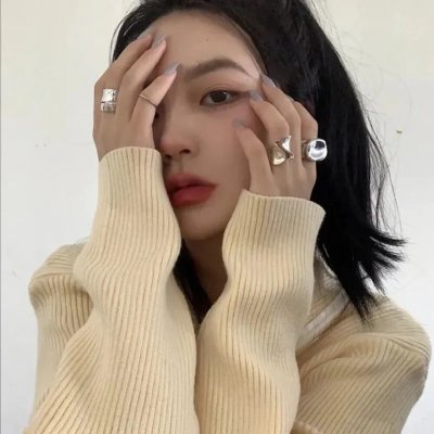 地板下的小矮人